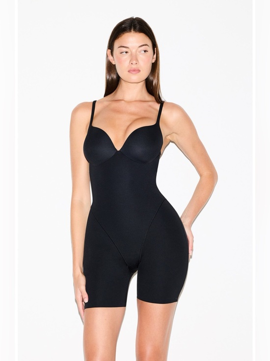 SKIMS Other - Skims Ultimate Body Butt & Hip Enhancing Bodysuit